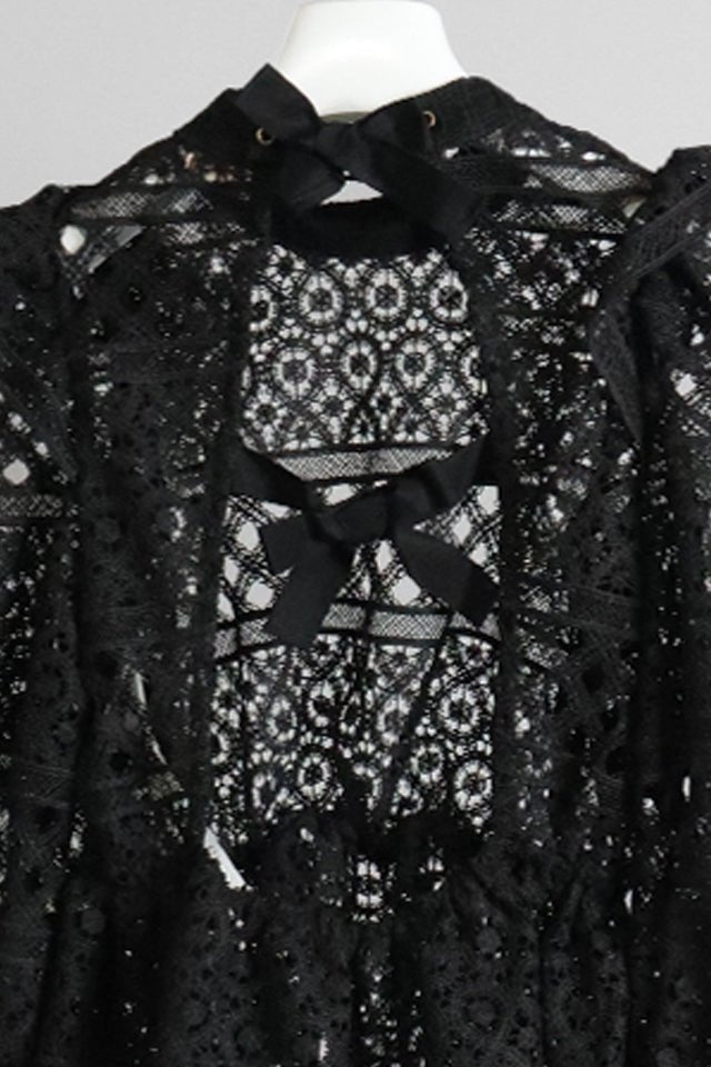 Blusa Elisabetta Franchi nera in pizzo traforato - Angel Luxury