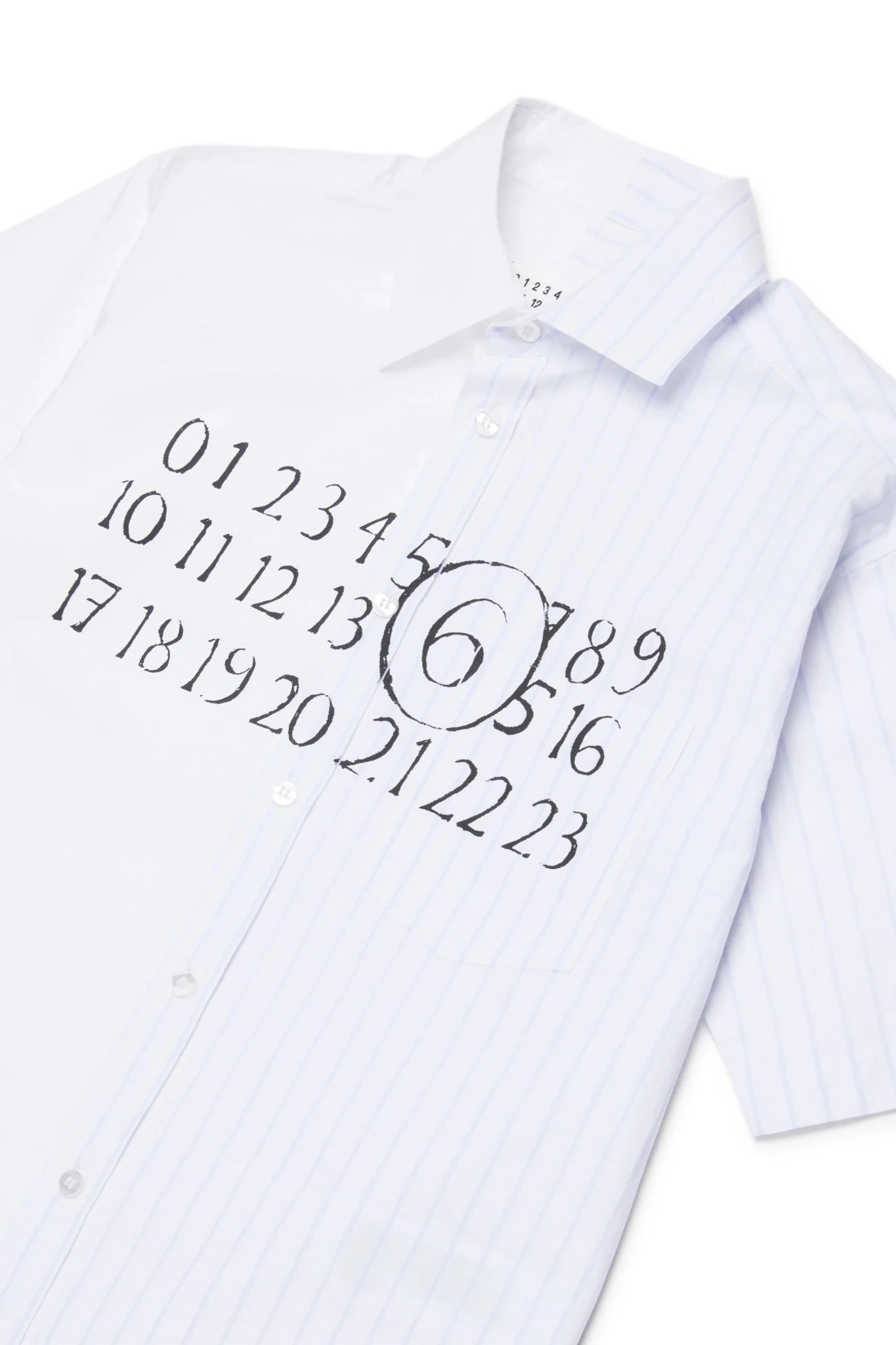 CAMICIA A RIGHE AZZURRO E BIANCA CON LOGO NUMERICO MAISON MARGIELA - Angel Luxury