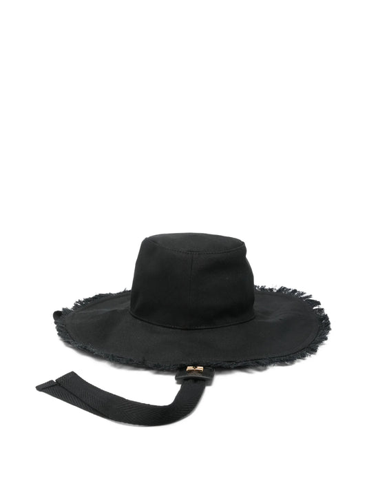 CAPPELLO CON FRANGE NERO CON LOGO IN RICAMO ELISABETTA FRANCHI - Angel Luxury
