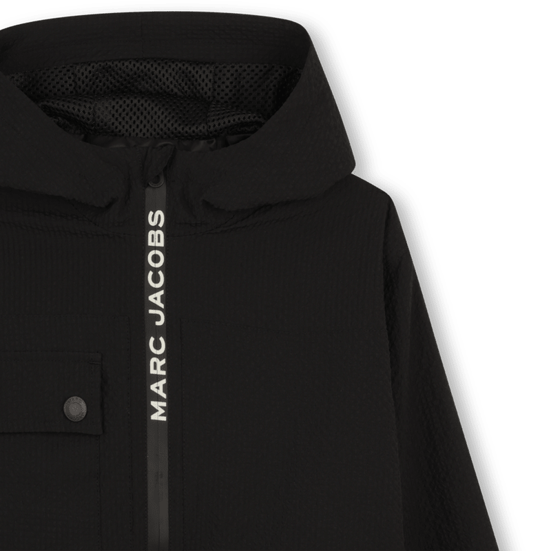 GIACCA ANTIVENTO NERA CON LOGO BIANCO MARC JACOBS - Angel Luxury