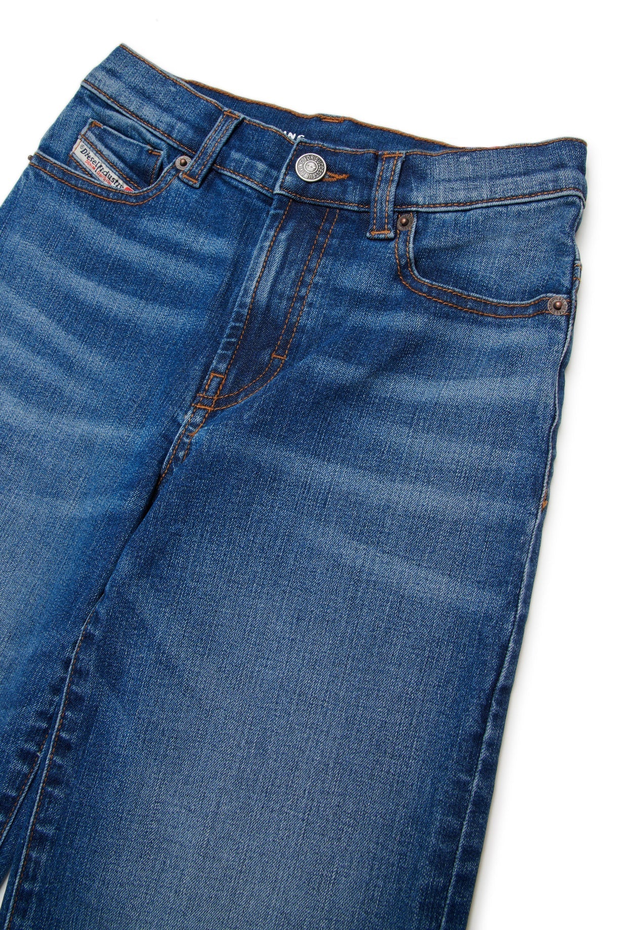 JEANS BLU CON LOGO SUL RETRO ROSSO DIESEL - Angel Luxury