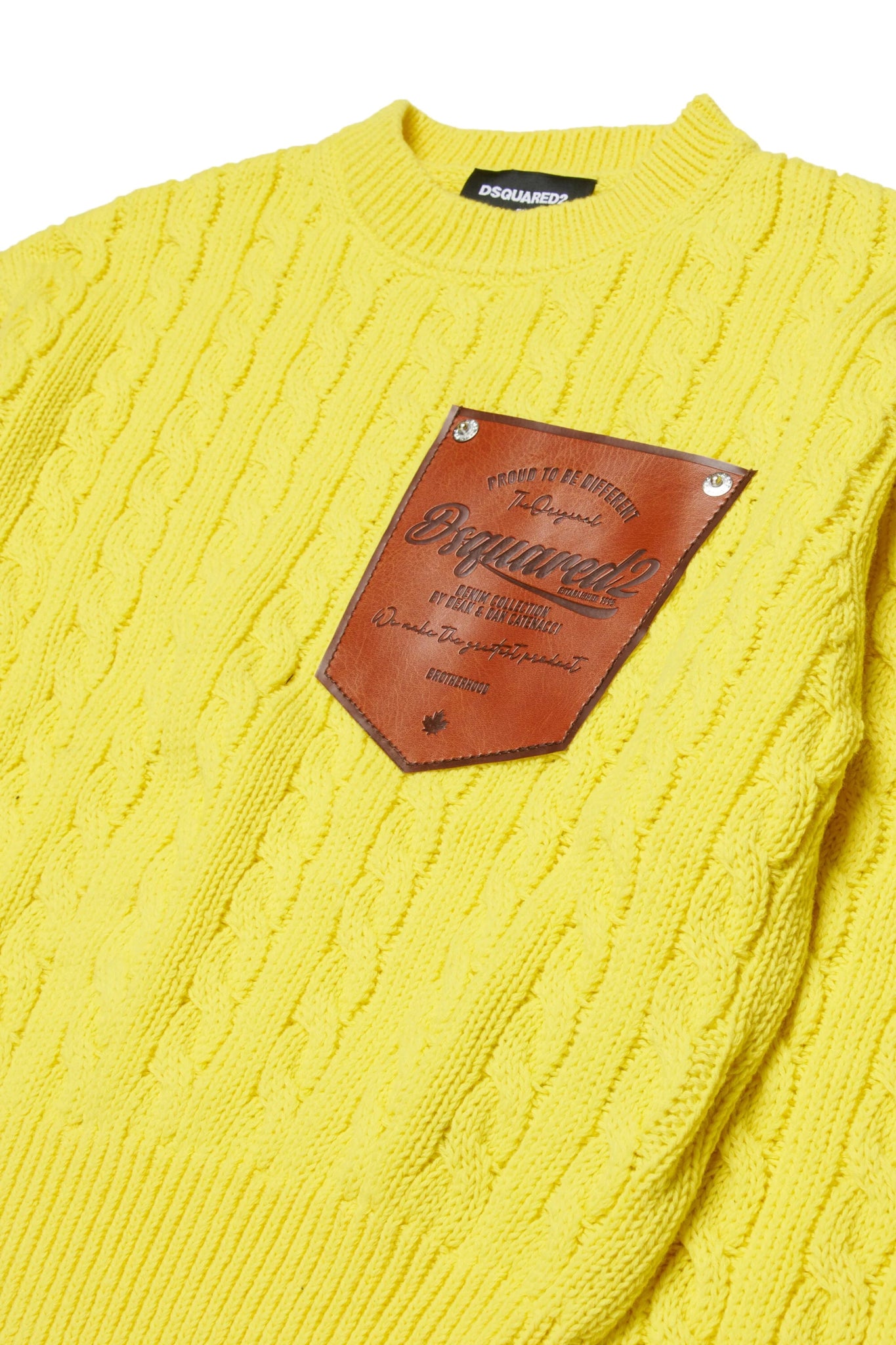 MAGLIONE IN TRECCIATO GIALLO CON TASCA MARRONE CON LOGO DSQUARED2 - Angel Luxury