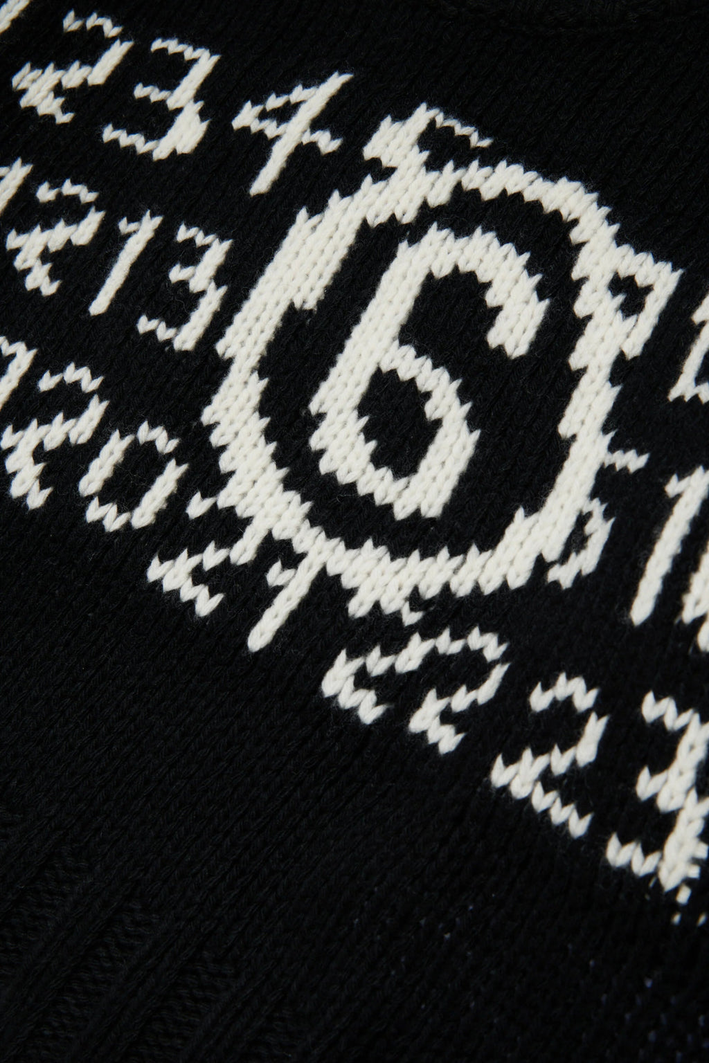 MAGLIONE NERO CON LOGO NUMERICO BIANCO MAISON MARGIELA - Angel Luxury