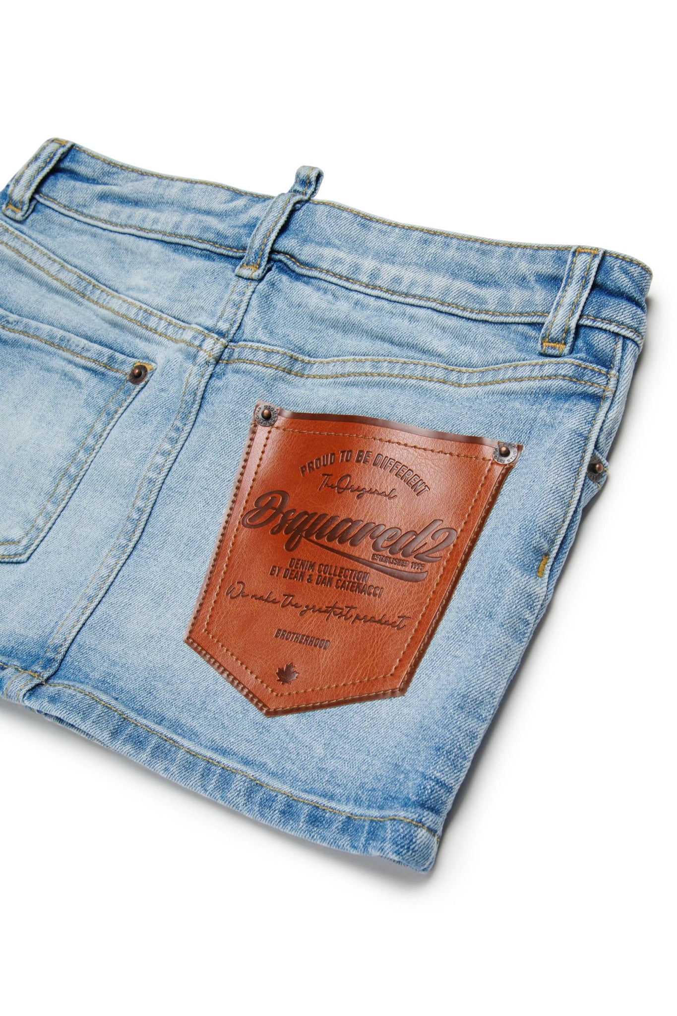 MINIGONNA IN DENIM CON TASCA SUL RETRO IN ECOPELLE MARRONE DSQAURED2 - Angel Luxury