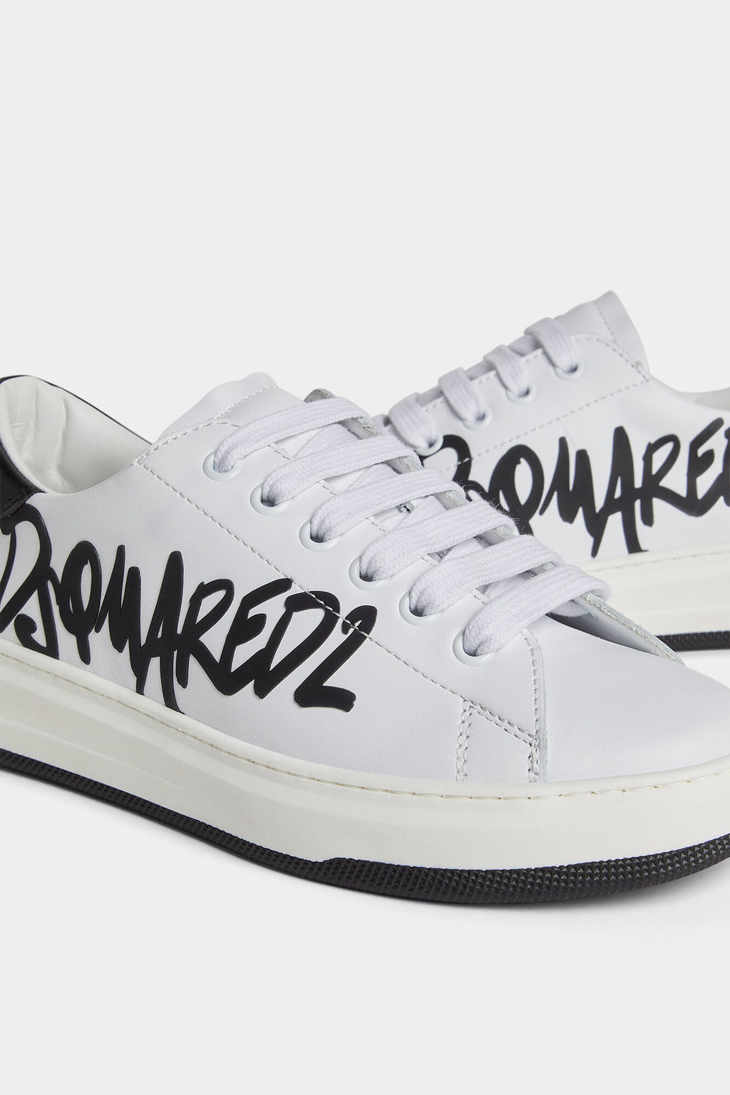 SNEAKERS BIANCA CON LOGO DSQUARED2 - Angel Luxury