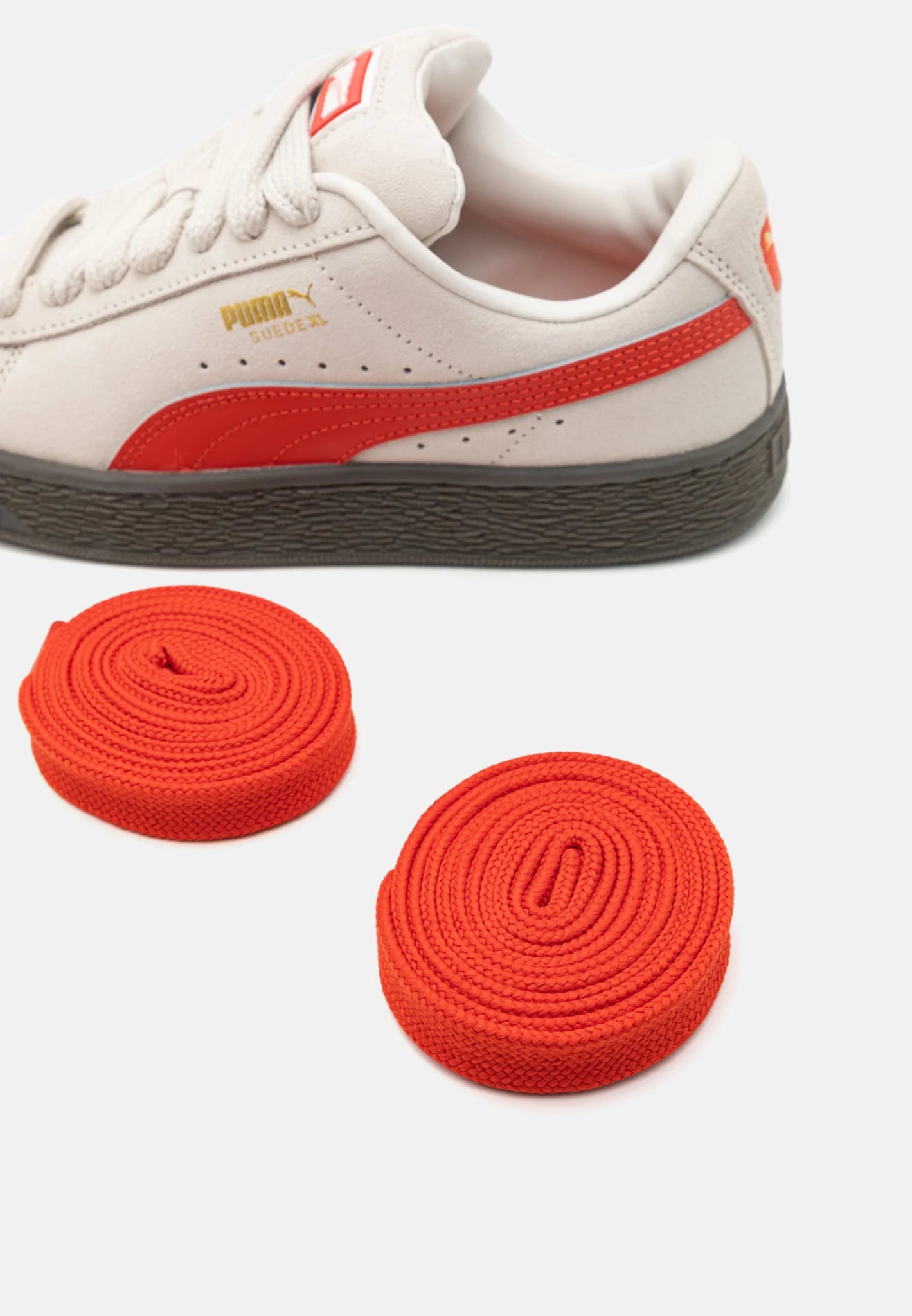 SNEAKERS GRIGIO CHIARO CON BAFFO ROSSO PUMA - Angel Luxury