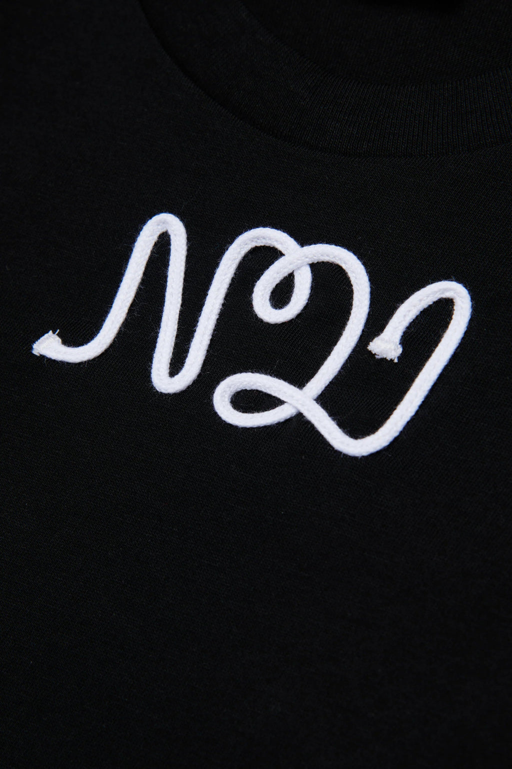 T - SHIRT NERA CON LOGO N21 - Angel Luxury